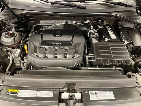 Used 2020 Volkswagen Tiguan SEL AWD/4WD image 32