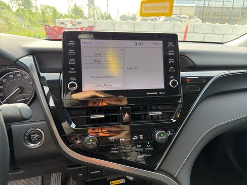 Used 2023 Toyota Camry SE w/ Cold Weather Package FWD image 19