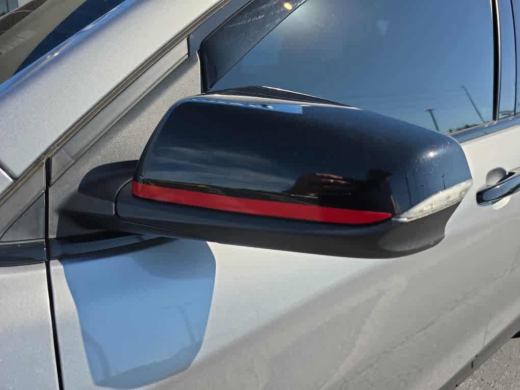 Used 2024 Chevrolet Equinox Premier w/ Redline Edition FWD image 12