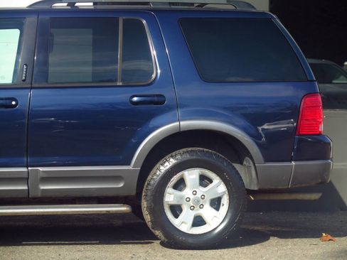 Used 2003 Ford Explorer Sport XLT image 24