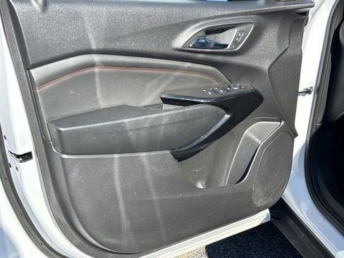 Used 2025 Chevrolet Trax RS w/ Driver Confidence Package image 17