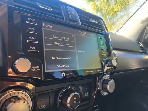 Used 2021 Toyota 4Runner TRD Off-Road image 19