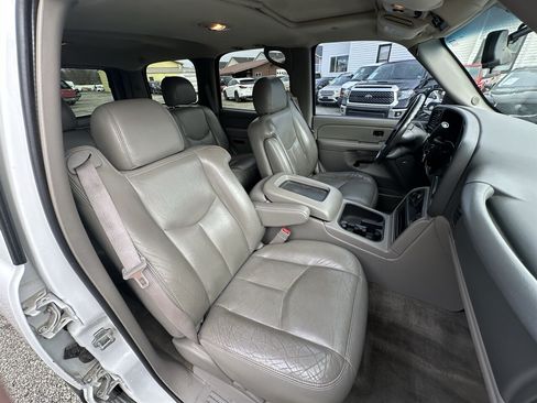 Used 2005 Chevrolet Tahoe LS w/ Preferred Equipment Group AWD/4WD image 8