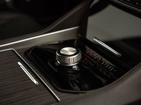 Used 2024 Jeep Wagoneer L Series II image 37