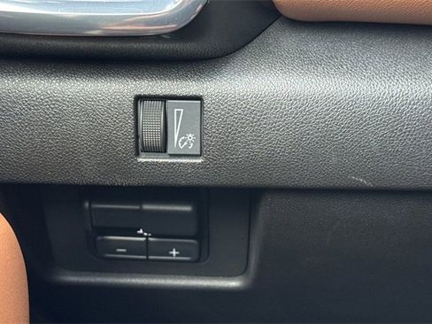 Used 2023 GMC Canyon AT4 image 32