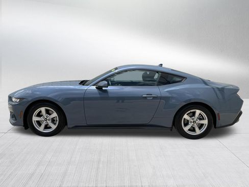 Used 2024 Ford Mustang Coupe RWD image 4