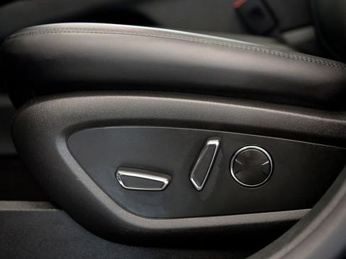Used 2023 Lincoln Nautilus Reserve AWD/4WD image 16