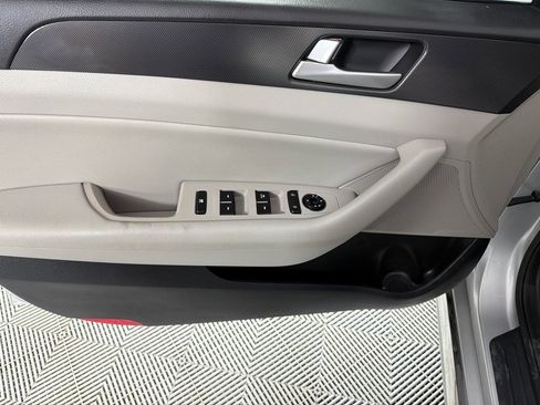 Used 2016 Hyundai Sonata Sport w/ Option Group 1V FWD image 11