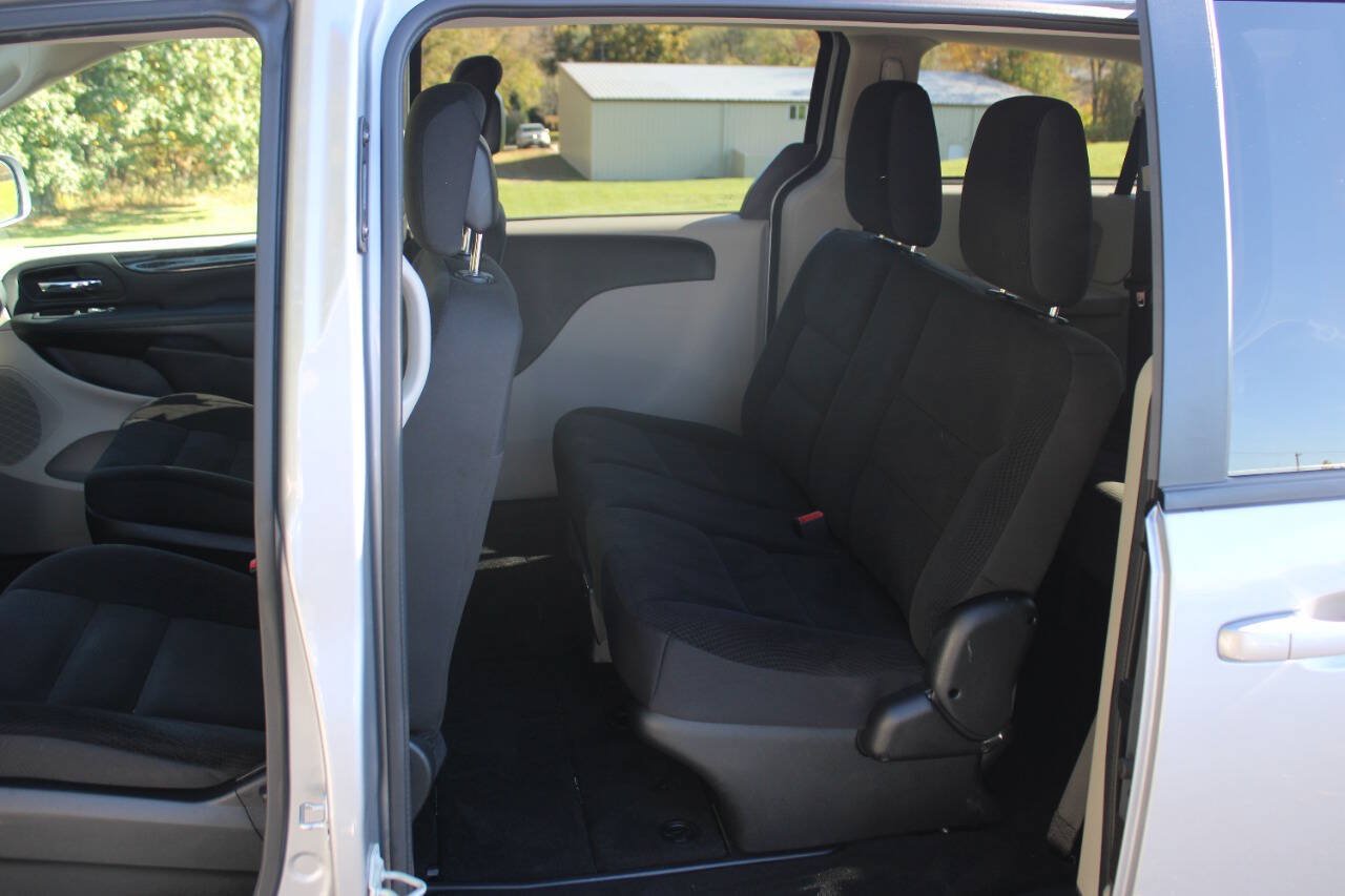 Used 2018 Dodge Grand Caravan SE w/ UConnect Hands-Free Group FWD image 10