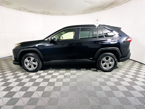 Certified 2025 Toyota RAV4 LE AWD/4WD image 6