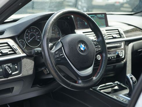 Used 2017 BMW 330i xDrive Wagon AWD/4WD image 12