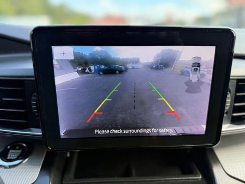 Used 2020 Ford Explorer XLT w/ Equipment Group 202A image 19