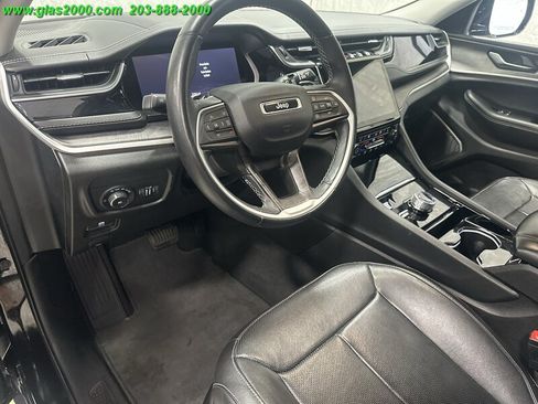 Used 2022 Jeep Grand Cherokee L Limited w/ Luxury Tech Group II AWD/4WD image 3