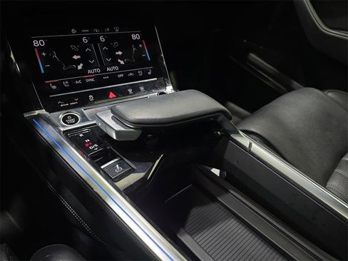 Used 2023 Audi e-tron Chronos w/ Chronos Package image 26
