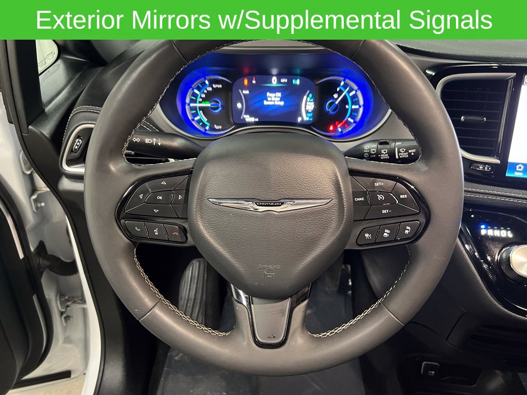 Used 2024 Chrysler Pacifica Limited FWD image 25