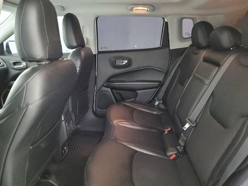 Used 2019 Jeep Compass Latitude AWD/4WD image 18