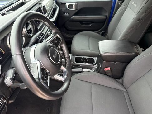 Used 2018 Jeep Wrangler Unlimited Sahara AWD/4WD image 20