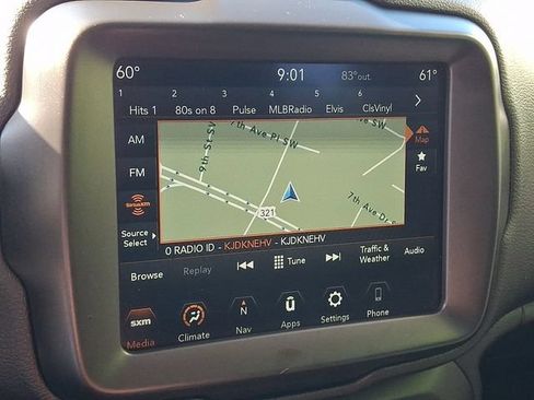 Used 2023 Jeep Renegade Latitude AWD/4WD image 16