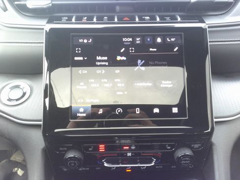 Used 2024 Jeep Grand Cherokee Altitude image 27