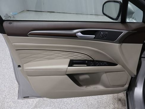 Used 2017 Ford Fusion Platinum image 12