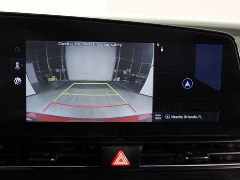 Certified 2025 Hyundai Elantra SEL image 29