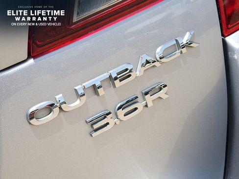 Used 2017 Subaru Outback 3.6R Limited AWD/4WD image 10