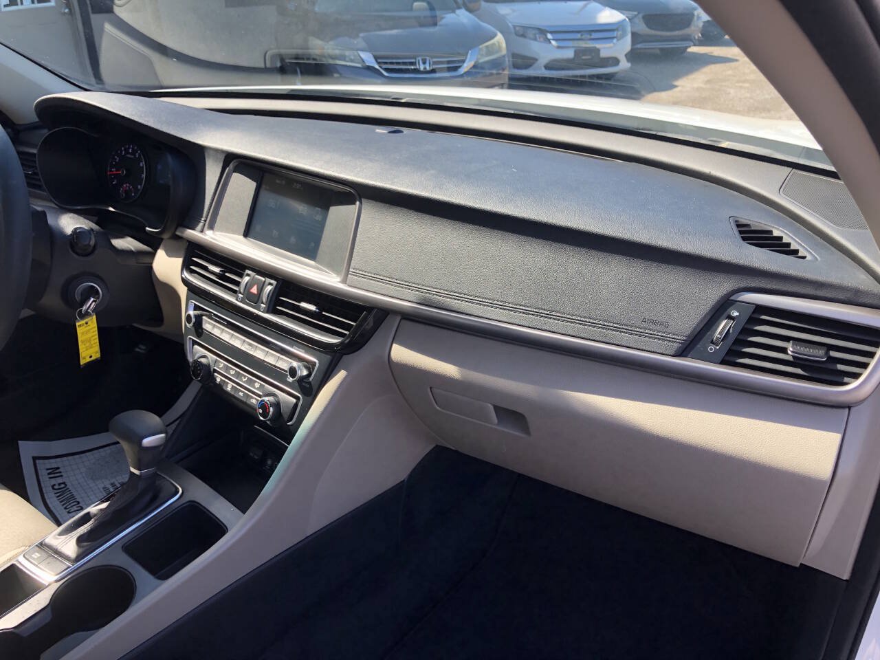 Used 2018 Kia Optima LX w/ 17" Alloy Wheels Package FWD image 8