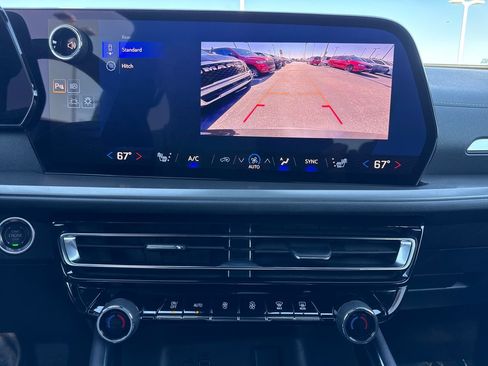 Used 2025 Chevrolet Traverse LT AWD/4WD image 21