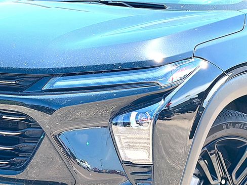 Used 2024 Chevrolet Trax ACTIV w/ Sunroof Package FWD image 4