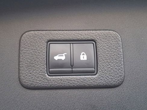 Used 2022 Nissan Armada SL w/ Midnight Edition Package image 29