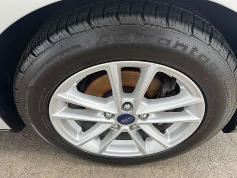 Used 2016 Ford Focus SE image 17