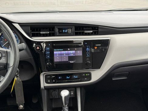 Used 2017 Toyota Corolla LE image 15