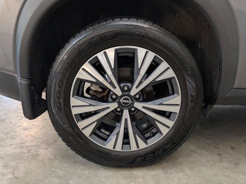 Used 2022 Nissan Rogue SV AWD/4WD image 46