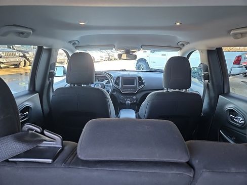 Used 2021 Jeep Cherokee Latitude image 96