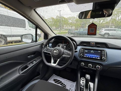 Used 2025 Nissan Versa SV FWD image 12