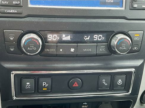 Used 2018 Nissan Titan PRO-4X w/ Pro-4x Convenience Package AWD/4WD image 16