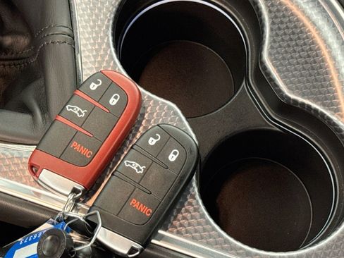 Used 2015 Dodge Challenger SRT Hellcat image 19