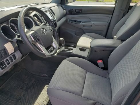 Used 2015 Toyota Tacoma 4x4 Double Cab w/ Convenience Package image 6