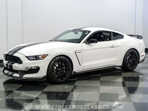 Used 2019 Ford Mustang Shelby GT350 w/ Technology Package RWD image 6