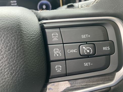 Used 2022 Jeep Wagoneer Series III w/ Flexible Seating Group AWD/4WD image 27