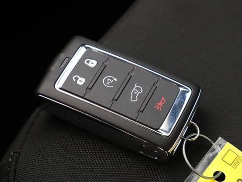 New 2025 Jeep Grand Cherokee Laredo X w/ Luxury Tech Group I AWD/4WD image 32