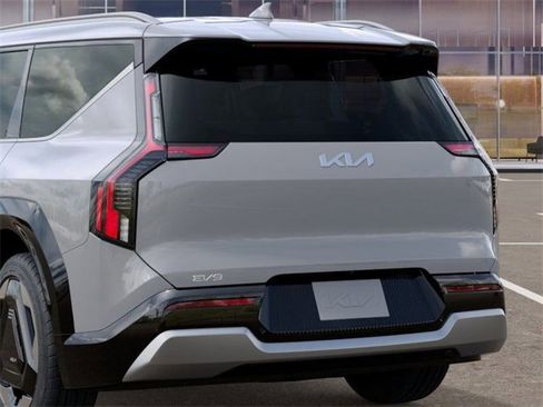 New 2026 Kia EV9 Land image 13
