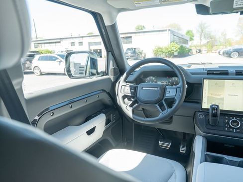 New 2026 Land Rover Defender 110 V8 AWD/4WD image 18