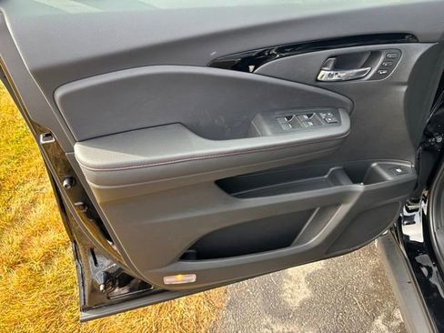 New 2026 Honda Ridgeline Black Edition image 10