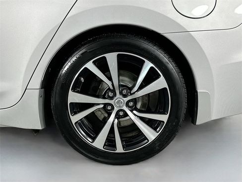 Used 2018 Nissan Maxima Platinum image 30