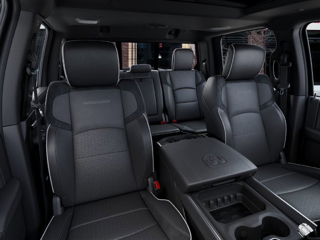 New 2026 RAM 2500 Laramie AWD/4WD image 16