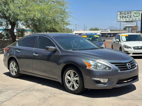 Used 2013 Nissan Altima 2.5 SV FWD image 3