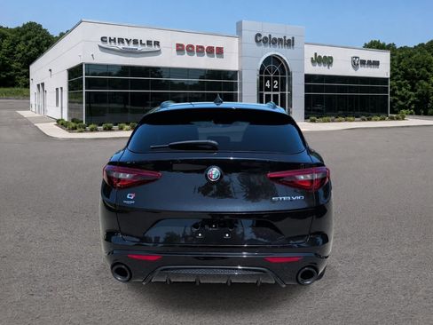 Used 2023 Alfa Romeo Stelvio Veloce AWD/4WD image 5