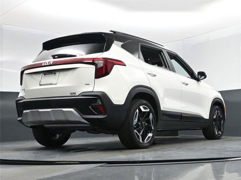 New 2026 Kia Seltos SX image 14