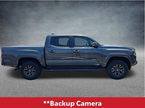 Used 2023 Toyota Tacoma SR5 w/ Technology Package RWD image 4
